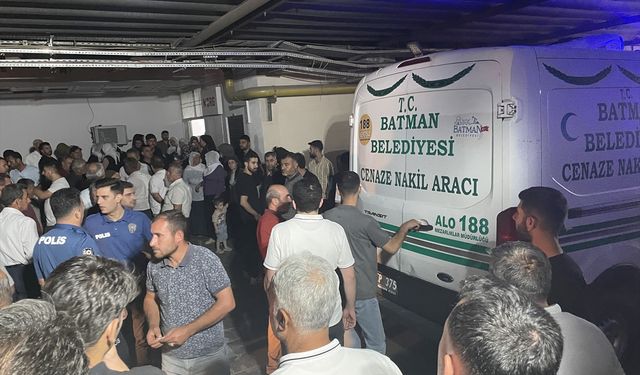 Batman'da silahlı saldırı sonucu ölen 4 kişinin cenazesi yakınlarına teslim edildi