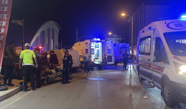 Burdur'da 3 aracın karıştığı kazada 1 kişi öldü, 4 kişi yaralandı