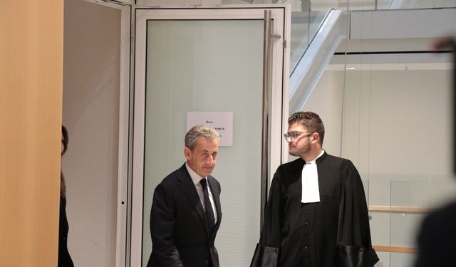 Fransa Eski Cumhurbaşkanı Sarkozy'e 5 yıl hapis