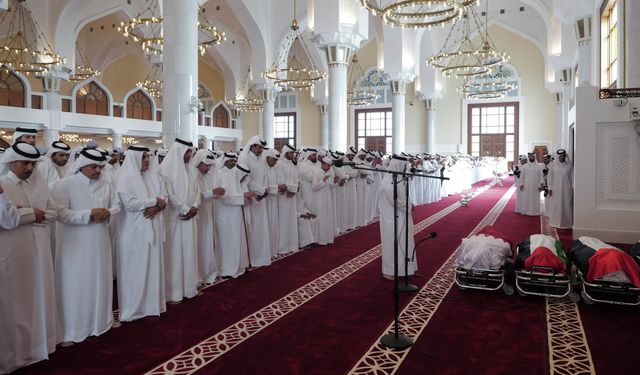 İsrail'in Katar saldırısında öldürülenler için Doha'da cenaze töreni düzenlendi
