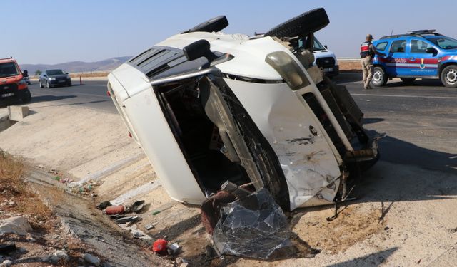 Kilis'te 3 aracın karıştığı kazada 1 kişi öldü, 4 kişi yaralandı