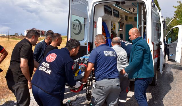 Kırıkkale'de elektrik direğine çarpan çöp kamyonundaki 2 görevli yaralandı