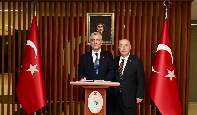 Ticaret Bakanı Bolat, Denizli'de ziyaretlerde bulundu