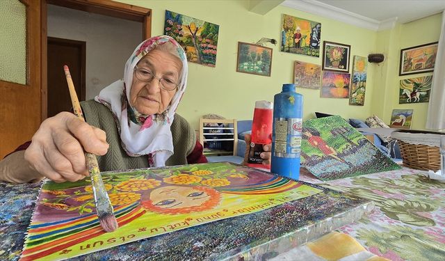 70'inde resimle tanışan Makbule teyze, 89 yaşında üretmeye devam ediyor