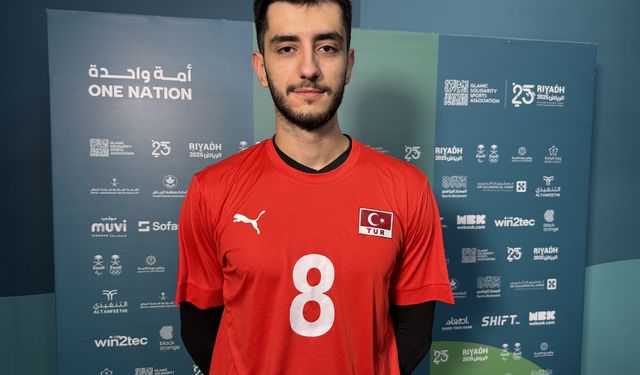 A Milli Erkek Voleybol Takımı'nın oyuncuları, Gazi Mustafa Kemal Atatürk'ü andı