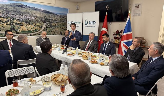 Bakan Bak, Londra'da STK temsilcileriyle buluştu