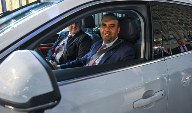 Bakan Kacır'dan Alman otomotiv şirketlerine Türkiye'ye yatırım çağrısı: