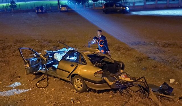 Batman'da tıra arkadan çarpan otomobildeki 2 çocuk öldü, sürücü yaralandı