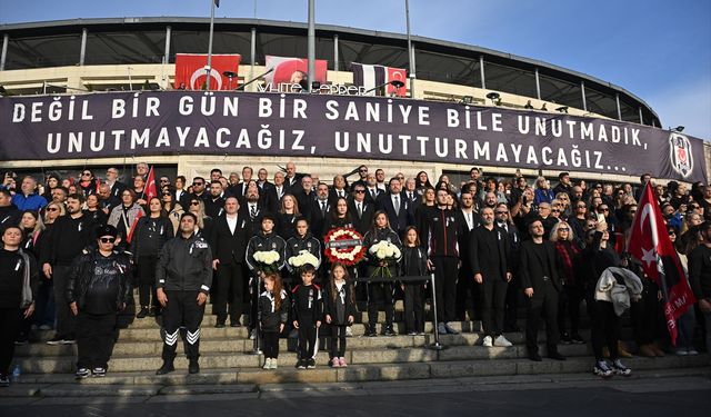 Beşiktaş Kulübü, Büyük Önder Atatürk'ü Dolmabahçe'de andı