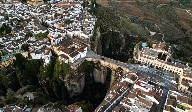 Endülüs'ün etkileyici köprüsü, Puente Nuevo