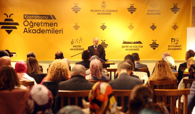 Kastamonu Öğretmen Akademileri IRCICA Genel Direktörü Kılıç'ın ilk dersi vermesiyle başladı