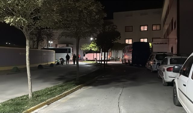 Sakarya'da açık cezaevindeki 131 hükümlü gıda zehirlenmesi şüphesiyle hastaneye kaldırıldı