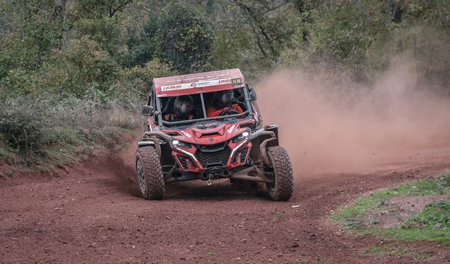 Sakarya'da Türkiye Off-Road Şampiyonası'nın 6. ayak yarışlarında mukavemet etabı koşuldu