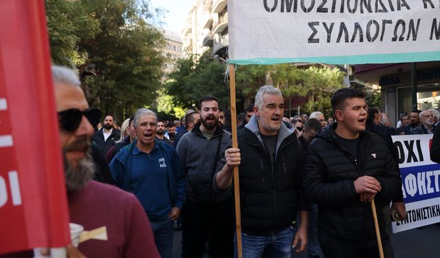 Yunanistan'ın başkenti Atina'da çiftçiler eylem yaptı