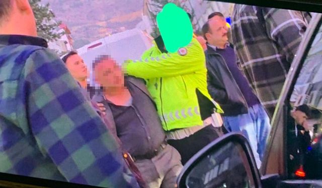 Boşanma aşamasındaki eşi tarafından bıçaklandı; saldırı kamerada