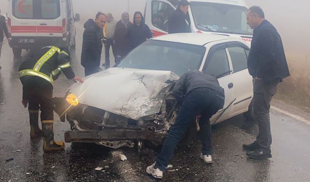 Çorum'da yoğun siste zincirleme kaza; 5 yaralı