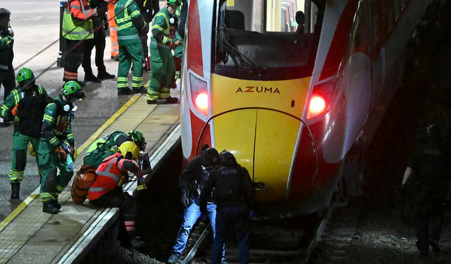 Cambridgeshire Polisi'nden trende bıçaklı saldırı açıklaması