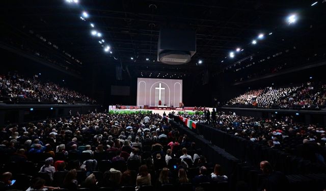 Papa 14. Leo'dan İstanbul'da Hıristiyanlara ayin
