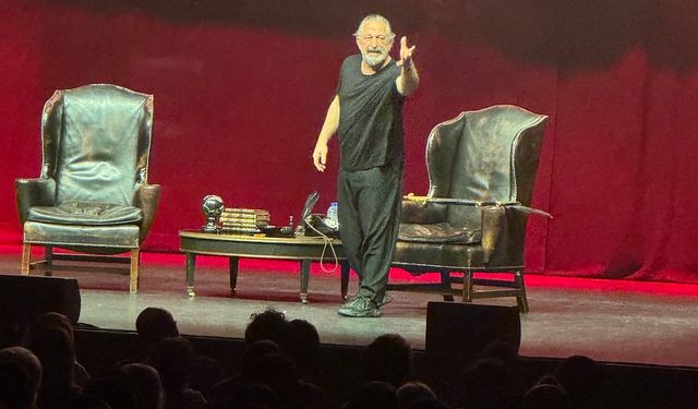 Cem Yılmaz, Londra’daki Hammersmith Eventim Apollo'da sahne aldı