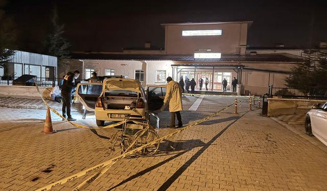 Afyonkarahisar'da ava gitmek için yola çıkan kişi, otomobildeki tüfeğin ateş alması sonucu öldü