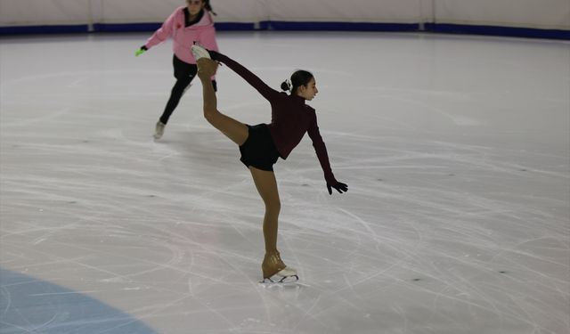 Artistik Buz Pateni Türkiye Şampiyonası, Kocaeli'de başladı