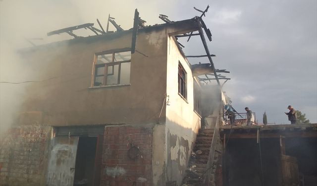 Burdur'da evde çıkan yangın söndürüldü