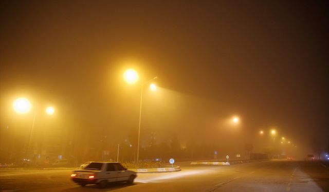 Çorum'da sis etkili oldu