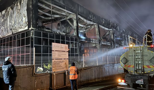 GÜNCELLEME 3 - Kırıkkale OSB'de bir fabrikada çıkan yangın söndürüldü