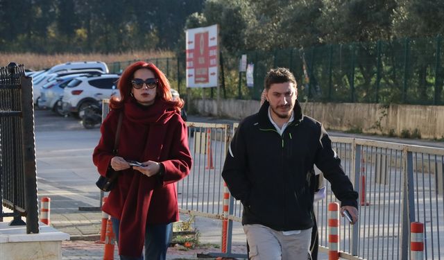 GÜNCELLEME - Sanatçı Gül Tut'un ölümüyle ilgili oğlu Tuğberk Yağız Gülter Yalova Adliyesinden ayrıldı