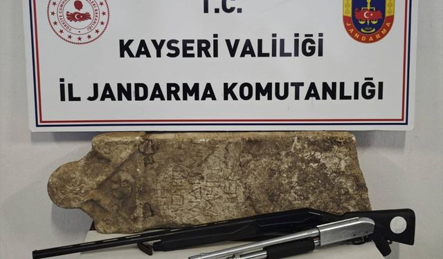 Kayseri'de Roma dönemine ait mezar steli ele geçirildi