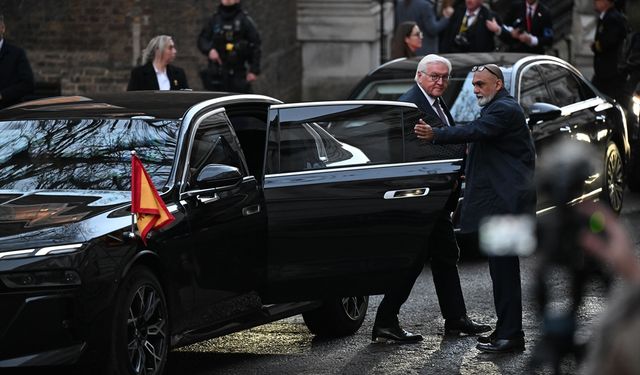 Almanya Cumhurbaşkanı Steinmeier, İngiltere Başbakanı Starmer'ı ziyaret etti