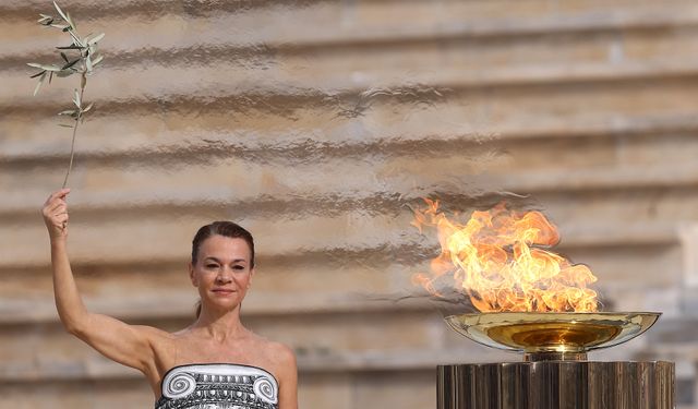 Milano-Cortina 2026 Kış Olimpiyat Oyunları'nın meşalesi yakıldı