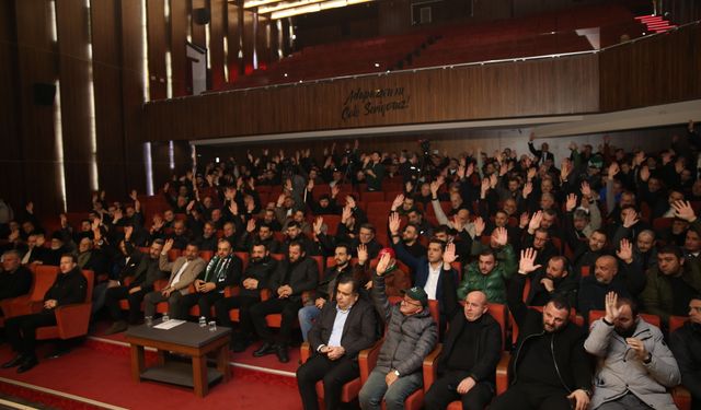 Sakaryaspor Kulübü başkanlığına Enes Zengin seçildi