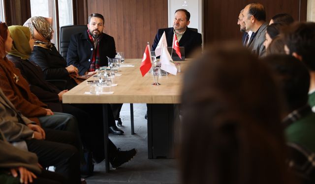 Yeşilay Genel Başkanı Dinç, Nevşehir'de üniversite öğrencileriyle buluştu