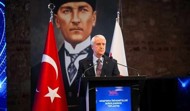 YÖK Başkanı Özvar, Sakarya Üniversitesi'nin araştırma üniversitesi statüsü kazandığını bildirdi