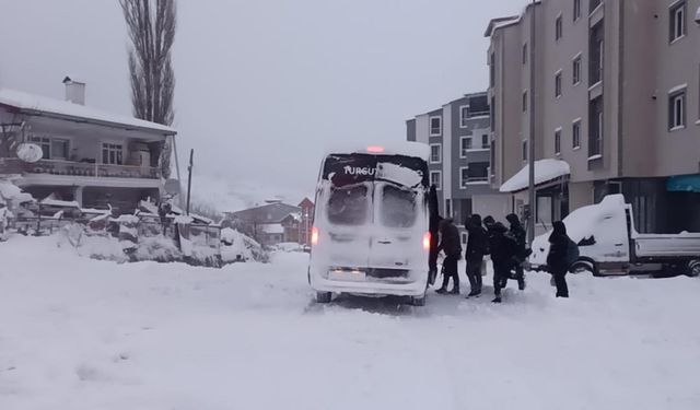 Ardahan'ın Posof ilçesi kara teslim oldu