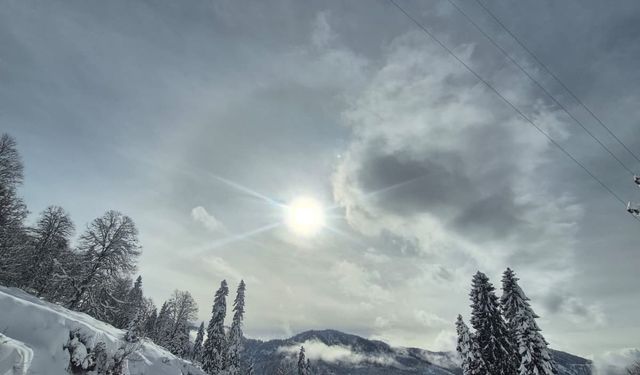 Artvin'de 203 köy yolu kardan kapandı