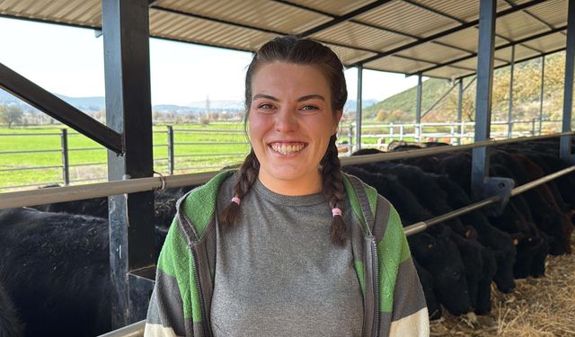 Bakanlık projesiyle hayvancılığa başlayan Ayşegül: Şimdiden 7 buzağım oldu bile