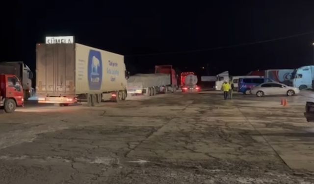 Bolu-Gerede D-100 kara yolu kapanınca araçlar Tosya'ya yönlendirildi