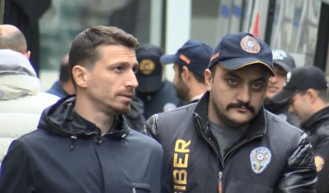 İstanbul - 'Bahis' ve 'Şike' operasyonunda gözaltına alınanlar adliyeye sevk edildi - 2 / Ek görüntüyle
