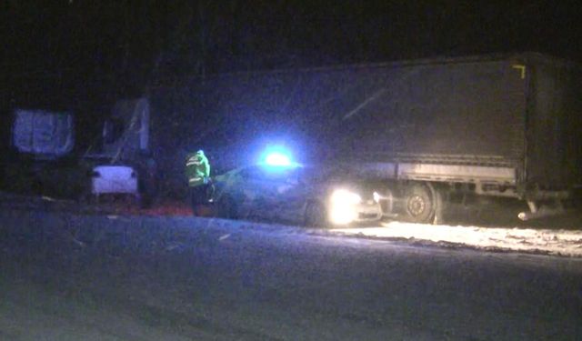 Karayolları ekipleri, geçitleri ulaşıma açık tutmak için çalışıyor