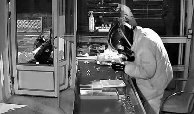 Kuyumcuyu soyup, lüks araç almışlar; 3 gözaltı