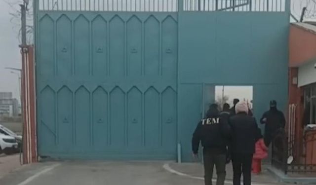 9 yıldır aranan FETÖ firarisi kardeşinin kimliğiyle saklandığı evde yakalandı