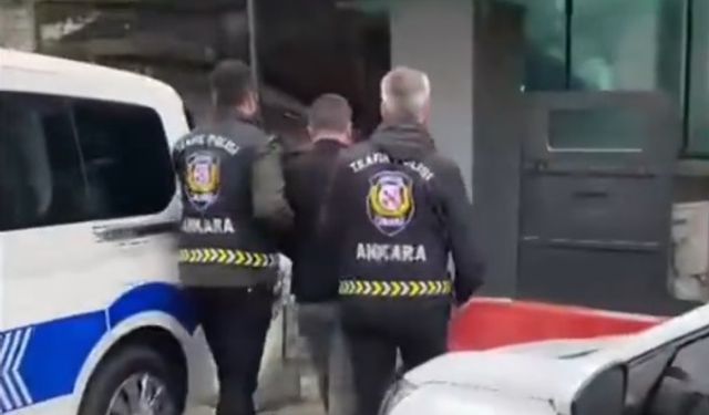 Bakan Yerlikaya: Ankara'da yaya geçidindeki anne ve çocuklarına yol vermeyen 2 taksi şoförü yakalandı