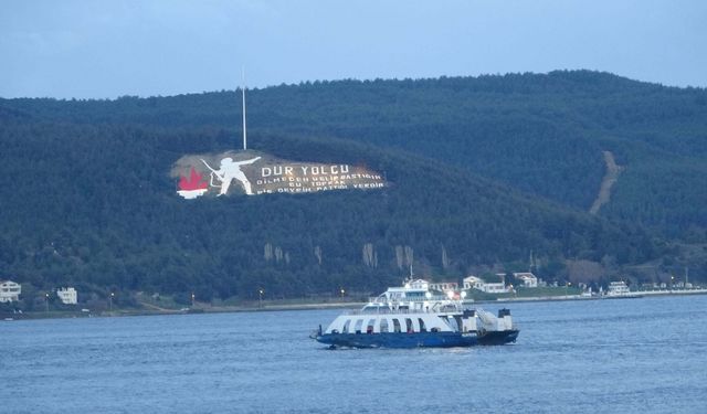 Bozcaada ve Gökçeada'da feribot seferlerine fırtına engeli