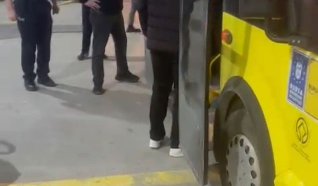 Bursa'da özel halk otobüsü şoförü, kalp krizi geçiren hastayı hastaneye yetiştirdi