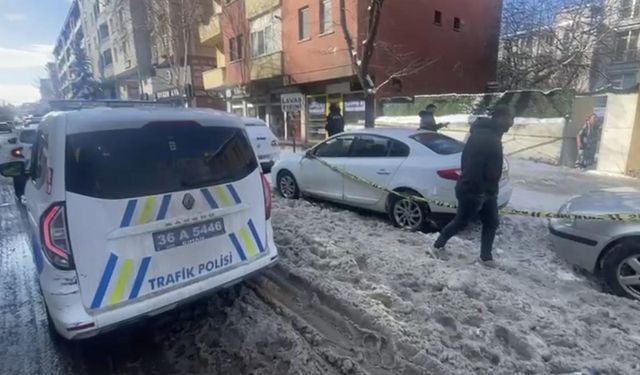 Çatıdan buz sarkıtı düştü; 1 yaralı