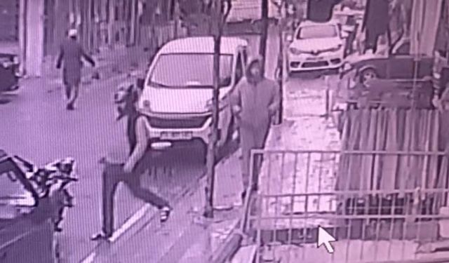 İstanbul- Sultangazi'de silahlı saldırı kamerada: 2 yaralı