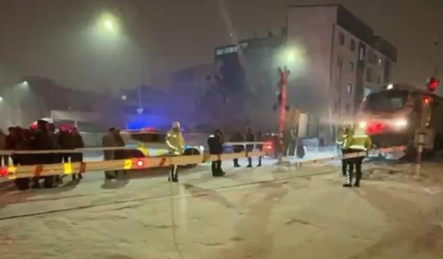 Kars'ta manevra yapan tren çocuğa çarptı