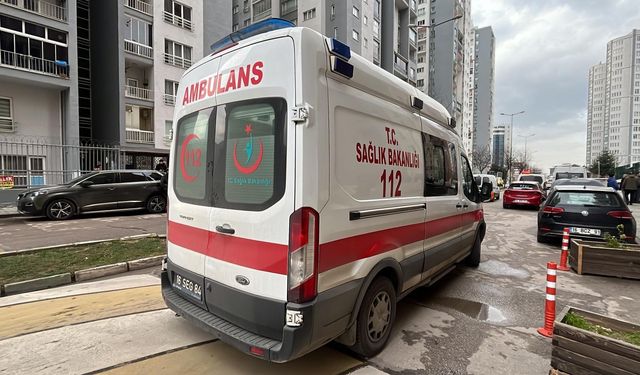 Kiralamak için baktığı 17'nci kattaki dairenin balkonundan düşüp öldü